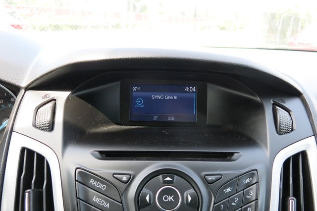 2014 Ford Focus 4dr Sedan SE - 23040925 - 25