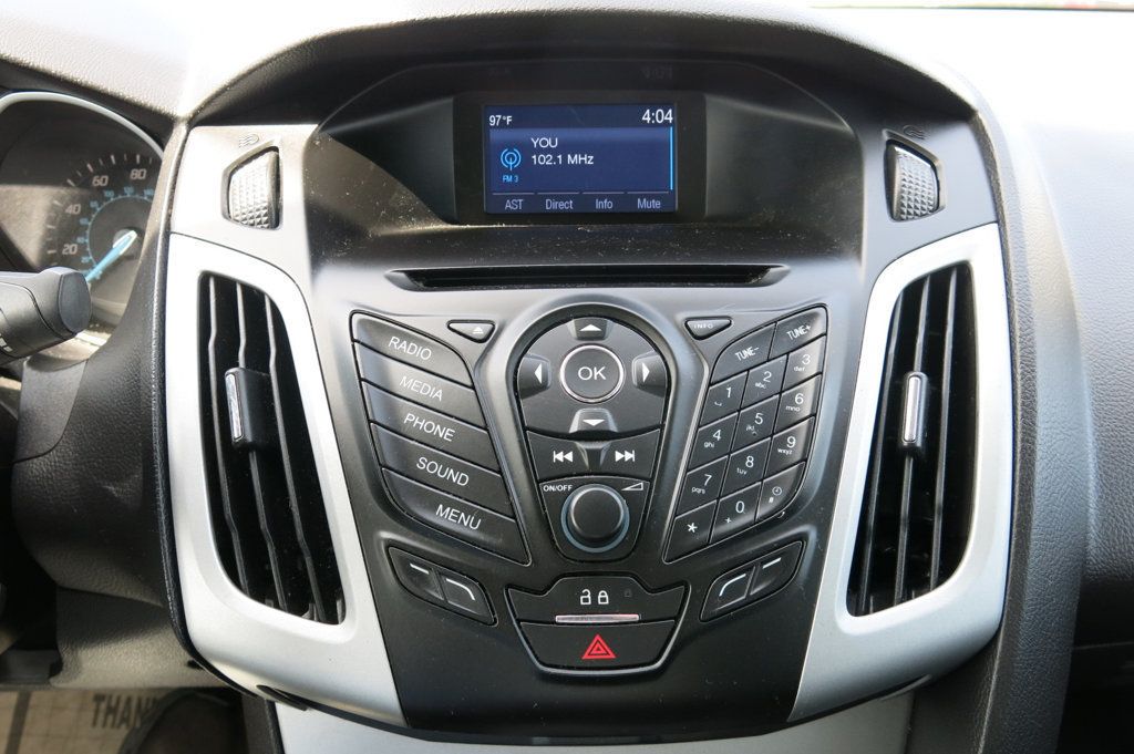 2014 Ford Focus 4dr Sedan SE - 23040925 - 26