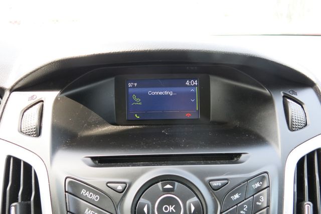 2014 Ford Focus 4dr Sedan SE - 23040925 - 27
