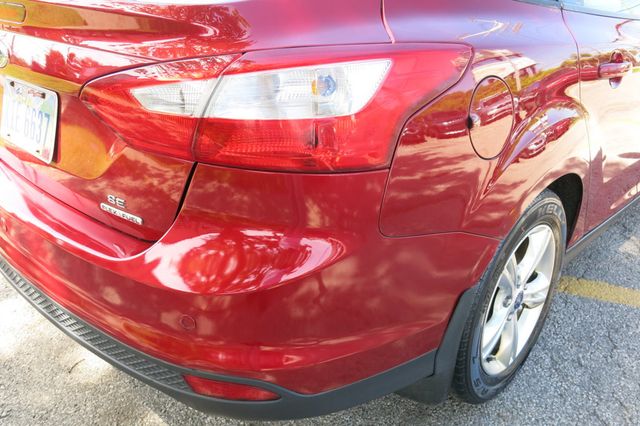 2014 Ford Focus 4dr Sedan SE - 23040925 - 38