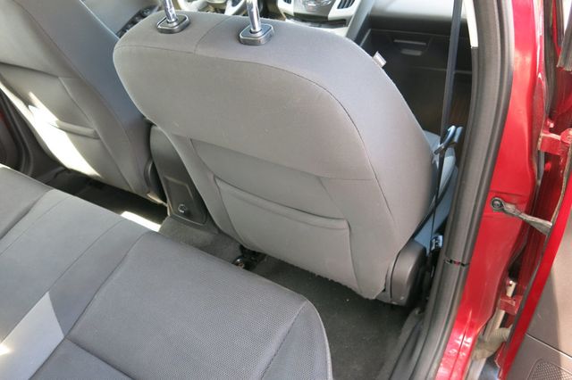 2014 Ford Focus 4dr Sedan SE - 23040925 - 43