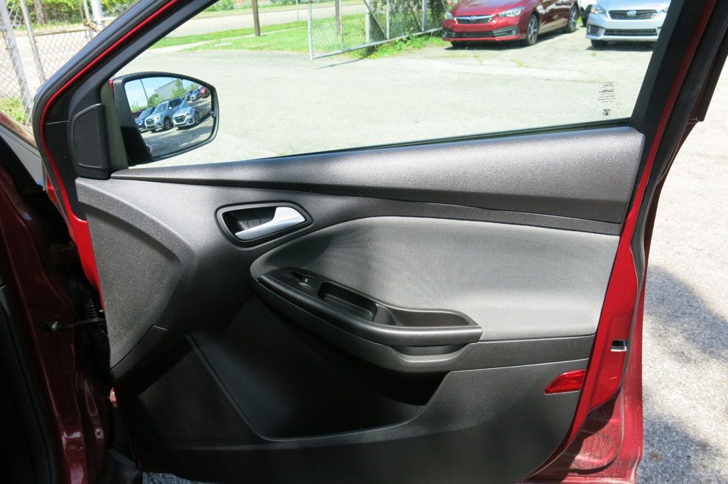 2014 Ford Focus 4dr Sedan SE - 23040925 - 47