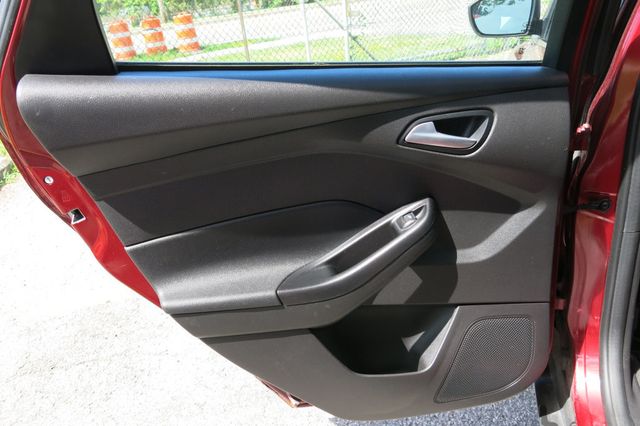 2014 Ford Focus 4dr Sedan SE - 23040925 - 48
