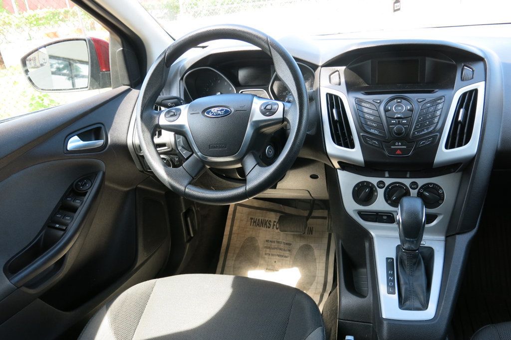 2014 Ford Focus 4dr Sedan SE - 23040925 - 52