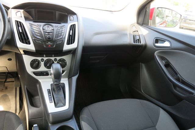 2014 Ford Focus 4dr Sedan SE - 23040925 - 53