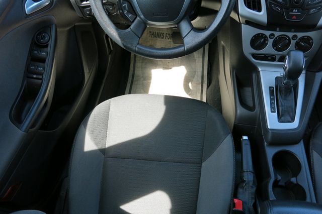 2014 Ford Focus 4dr Sedan SE - 23040925 - 54