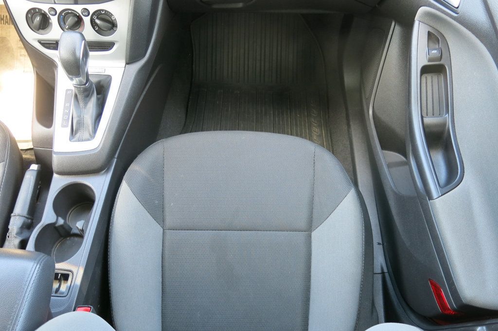 2014 Ford Focus 4dr Sedan SE - 23040925 - 55