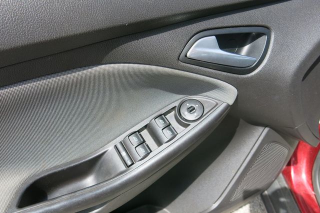 2014 Ford Focus 4dr Sedan SE - 23040925 - 60