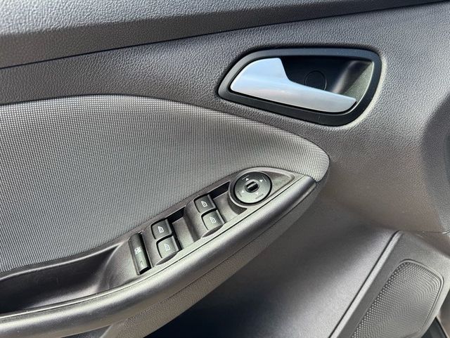 2014 Ford Focus 4dr Sedan SE - 23020496 - 12