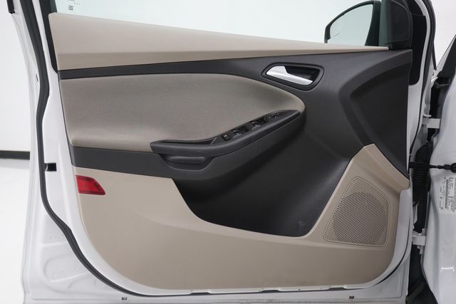 2014 Ford Focus 4dr Sedan SE - 22978493 - 11