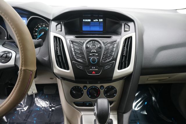 2014 Ford Focus 4dr Sedan SE - 22978493 - 14