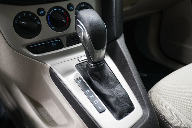 2014 Ford Focus 4dr Sedan SE - 22978493 - 15