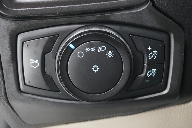 2014 Ford Focus 4dr Sedan SE - 22978493 - 17