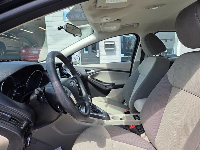 2014 Ford Focus 4dr Sedan SE - 23000589 - 9