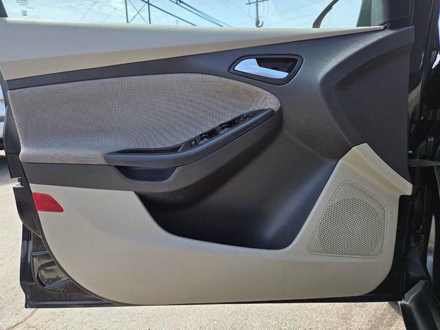 2014 Ford Focus 4dr Sedan SE - 23000589 - 13