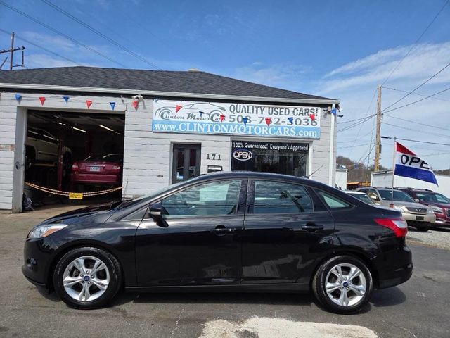 2014 Ford Focus 4dr Sedan SE - 23000589 - 1