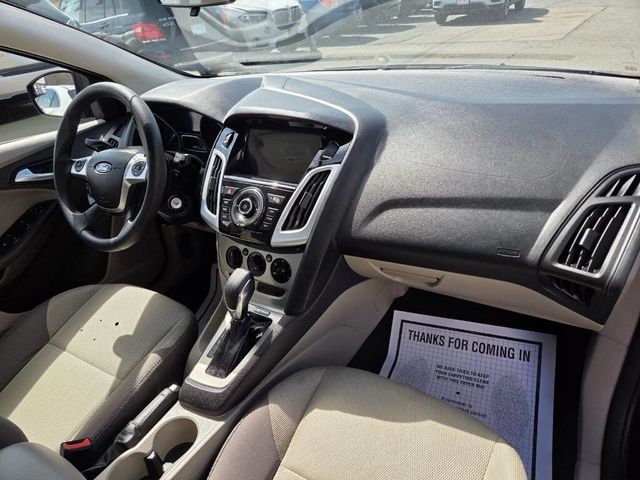 2014 Ford Focus 4dr Sedan SE - 23000589 - 23