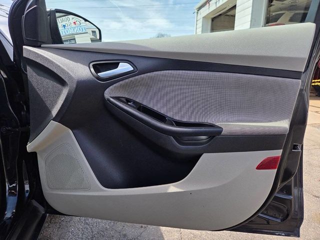 2014 Ford Focus 4dr Sedan SE - 23000589 - 24