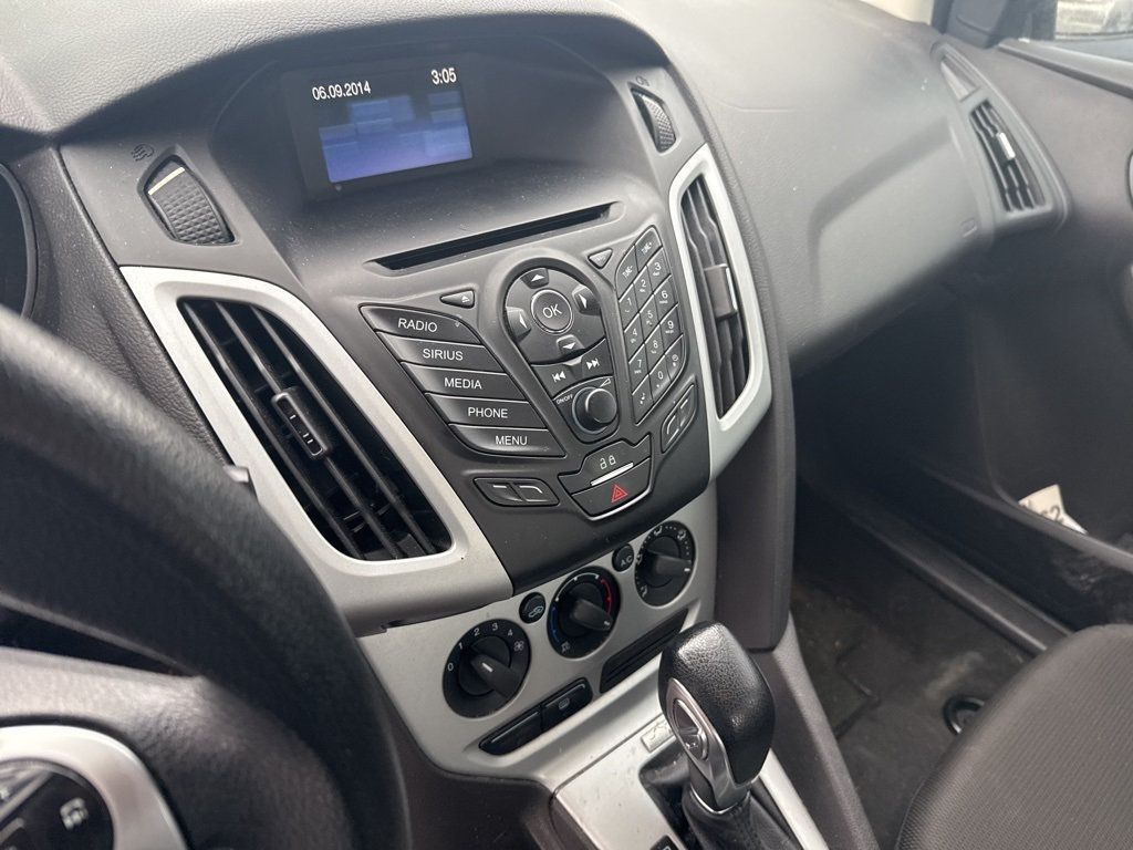 2014 Ford Focus 4dr Sedan SE - 22982966 - 10