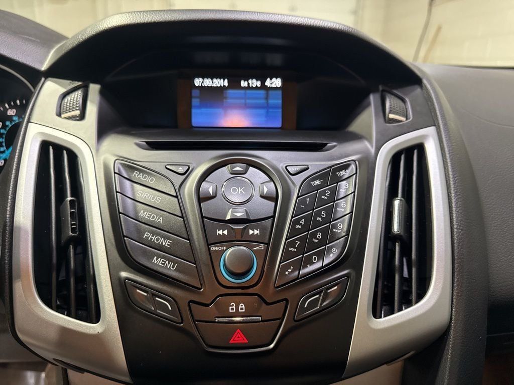 2014 Ford Focus 4dr Sedan SE - 22982966 - 14