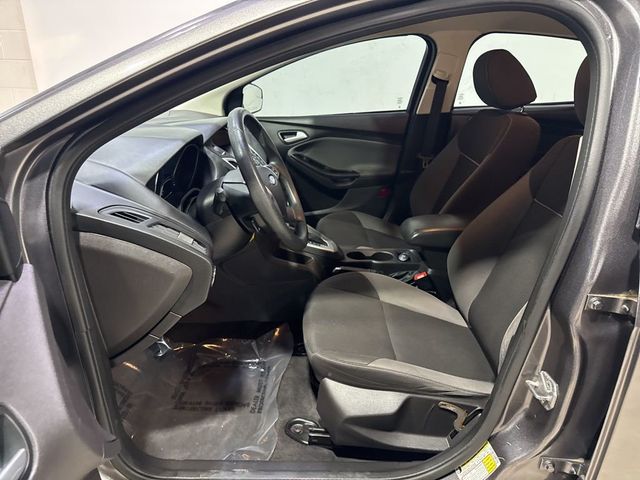 2014 Ford Focus 4dr Sedan SE - 22982966 - 18