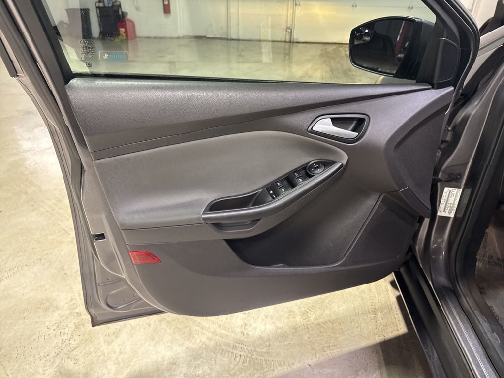 2014 Ford Focus 4dr Sedan SE - 22982966 - 20