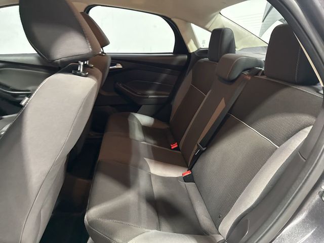 2014 Ford Focus 4dr Sedan SE - 22982966 - 23