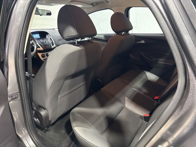 2014 Ford Focus 4dr Sedan SE - 22982966 - 24