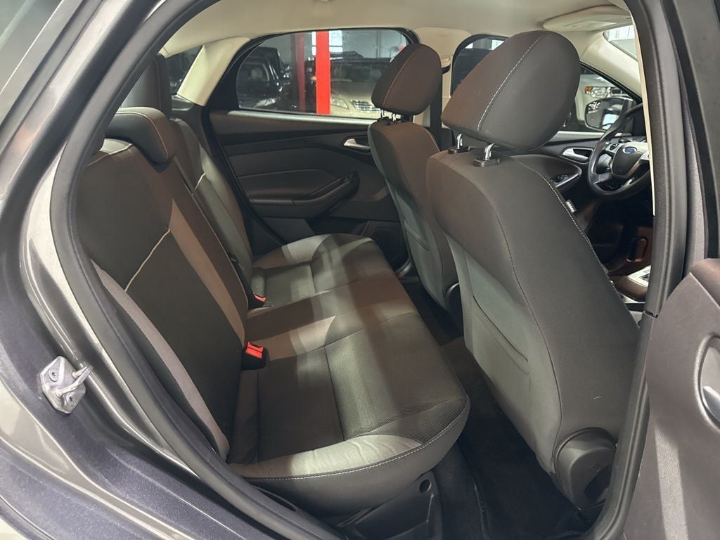 2014 Ford Focus 4dr Sedan SE - 22982966 - 27