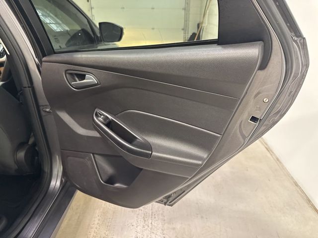 2014 Ford Focus 4dr Sedan SE - 22982966 - 29