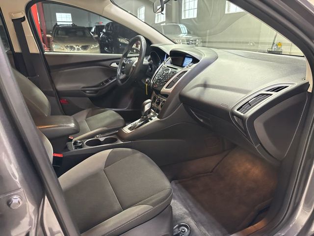 2014 Ford Focus 4dr Sedan SE - 22982966 - 31