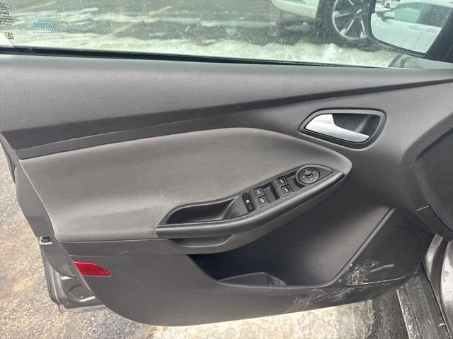 2014 Ford Focus 4dr Sedan SE - 22982966 - 8