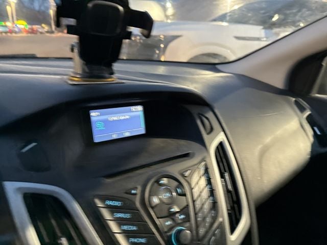 2014 Ford Focus 4dr Sedan SE - 22985694 - 11