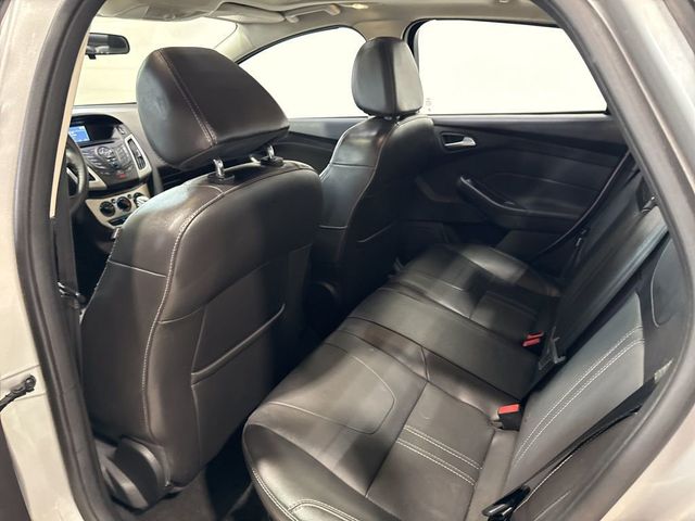 2014 Ford Focus 4dr Sedan SE - 22985694 - 31