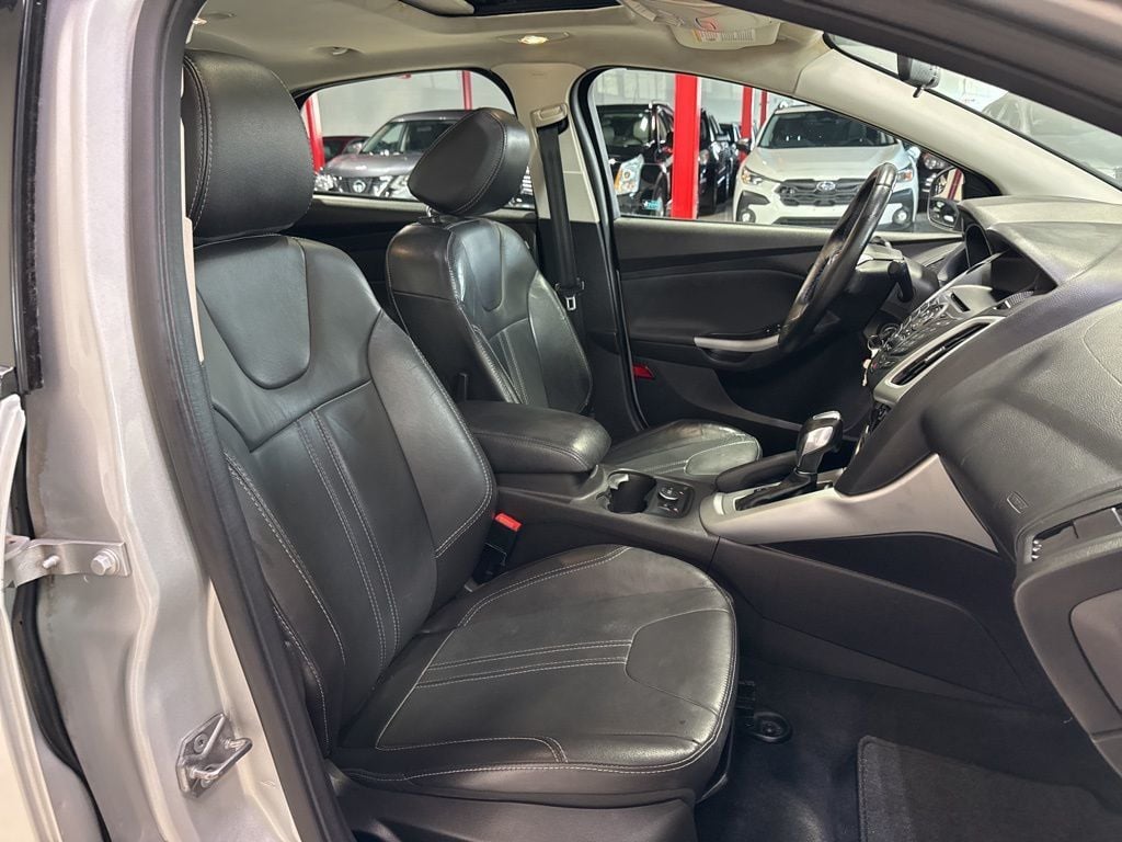 2014 Ford Focus 4dr Sedan SE - 22985694 - 40