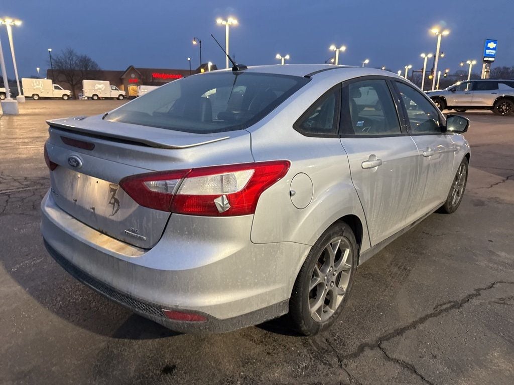2014 Ford Focus 4dr Sedan SE - 22985694 - 4