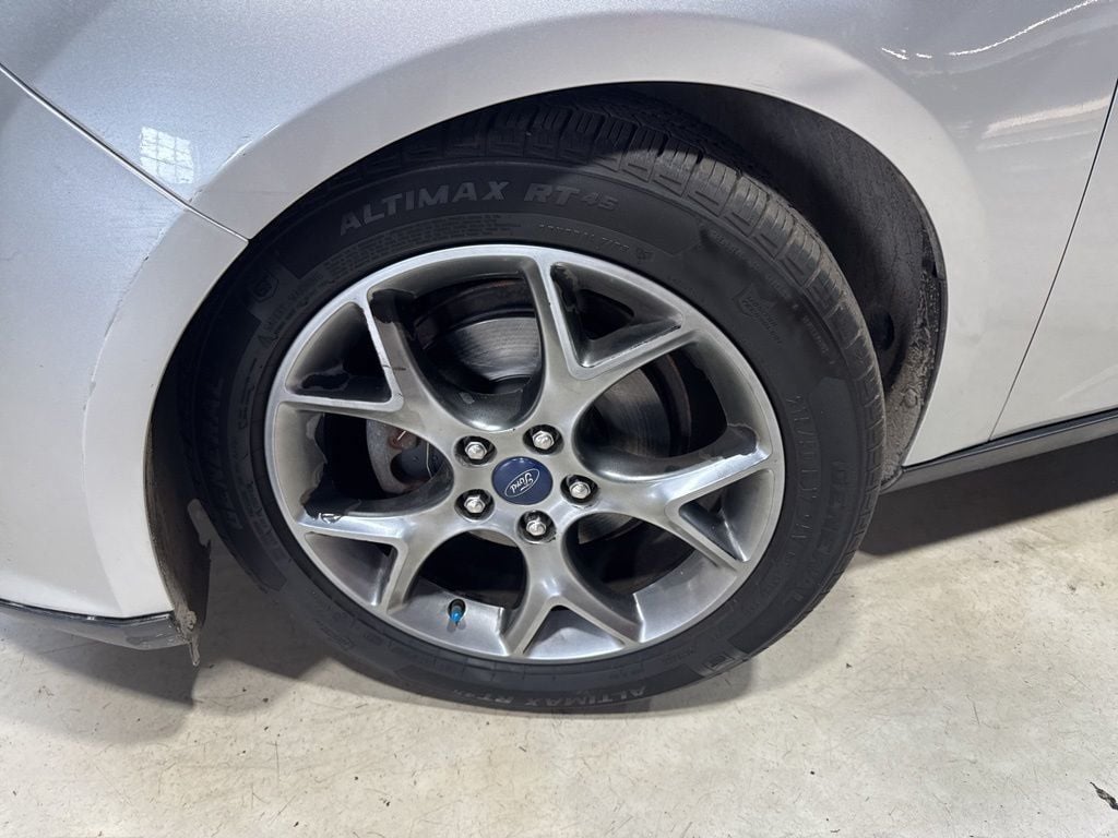 2014 Ford Focus 4dr Sedan SE - 23030235 - 1