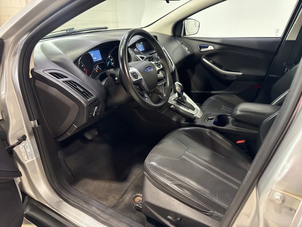2014 Ford Focus 4dr Sedan SE - 23030235 - 22