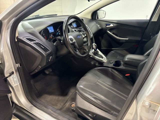 2014 Ford Focus 4dr Sedan SE - 23030235 - 22