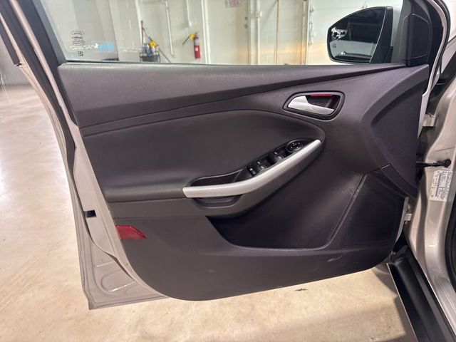2014 Ford Focus 4dr Sedan SE - 23030235 - 26