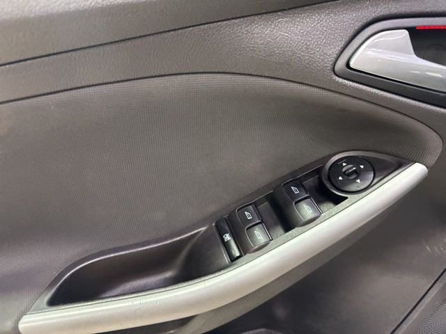 2014 Ford Focus 4dr Sedan SE - 23030235 - 27