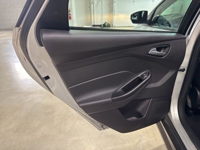 2014 Ford Focus 4dr Sedan SE - 23030235 - 31