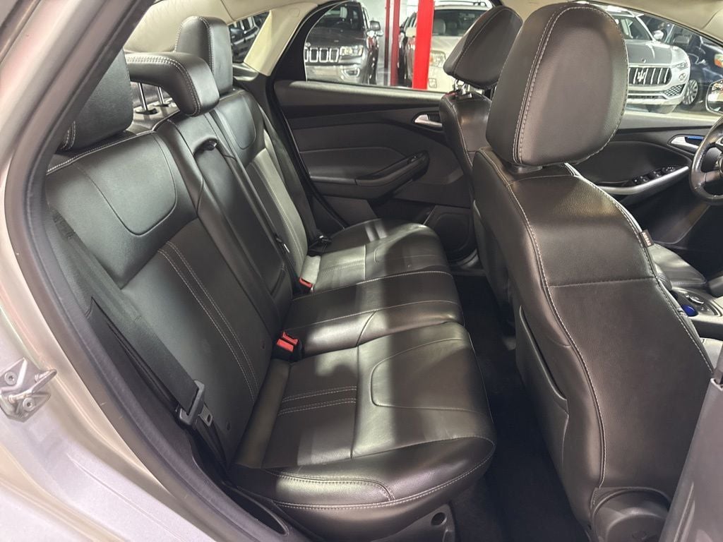 2014 Ford Focus 4dr Sedan SE - 23030235 - 35