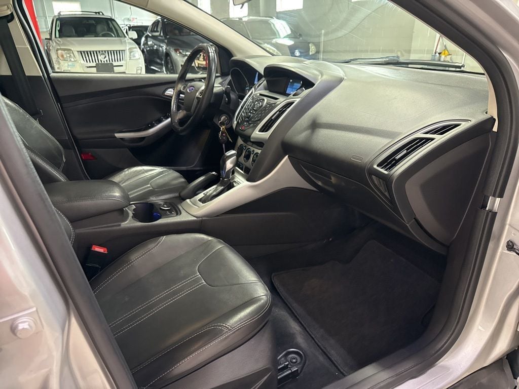 2014 Ford Focus 4dr Sedan SE - 23030235 - 38