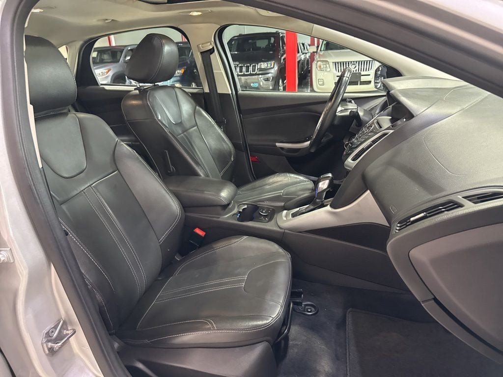 2014 Ford Focus 4dr Sedan SE - 23030235 - 39