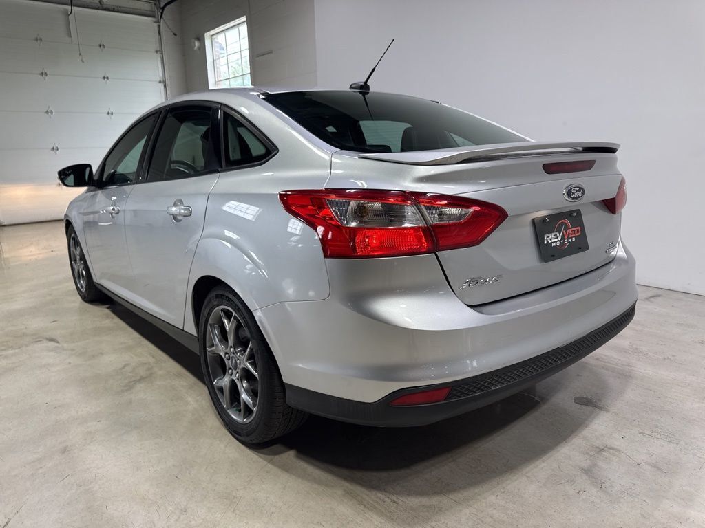 2014 Ford Focus 4dr Sedan SE - 23030235 - 4