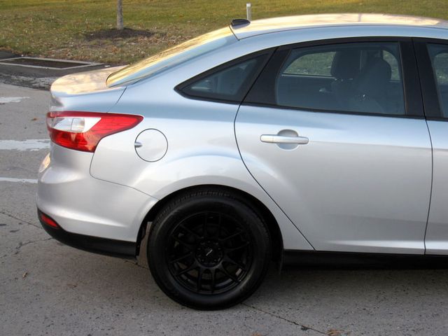 2014 Ford Focus 4dr Sedan SE - 22673035 - 10