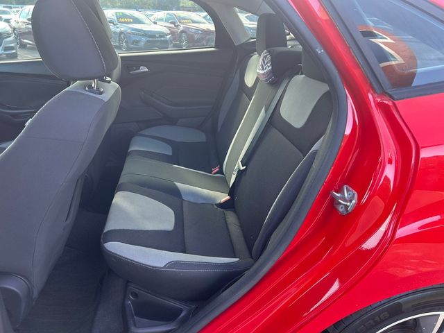 2014 Ford Focus 4dr Sedan SE - 23090825 - 6