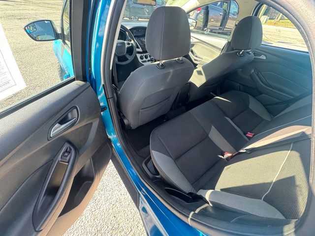 2014 Ford Focus 4dr Sedan SE - 22946456 - 8