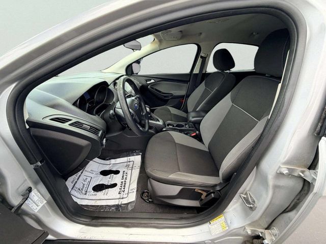 2014 Ford Focus 5dr Hatchback SE - 23044852 - 15